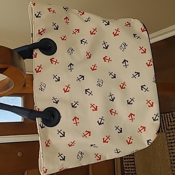 Tommy Hilfiger Cream Tote with Navy & Red Anchor Details - Picture 2 of 16